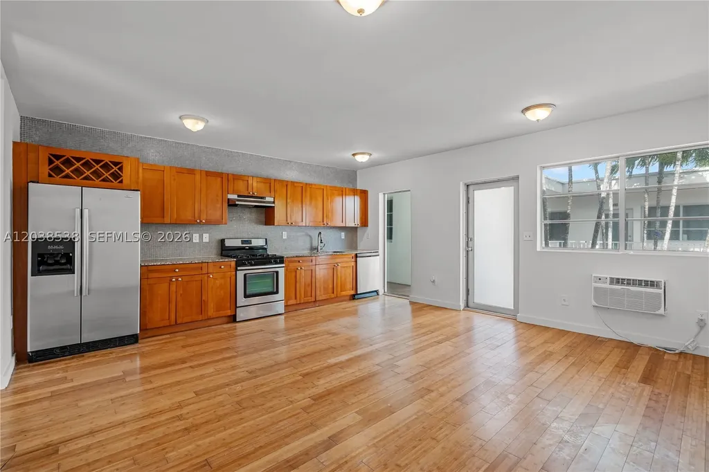 7930 Tatum Waterway Drive Miami Beach FL 33141