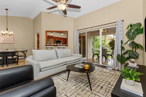 9237 NW 9th Place Plantation FL 33324