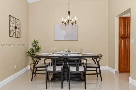 9237 NW 9th Place Plantation FL 33324