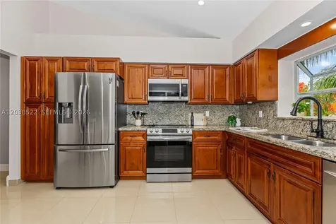 9237 NW 9th Place Plantation FL 33324