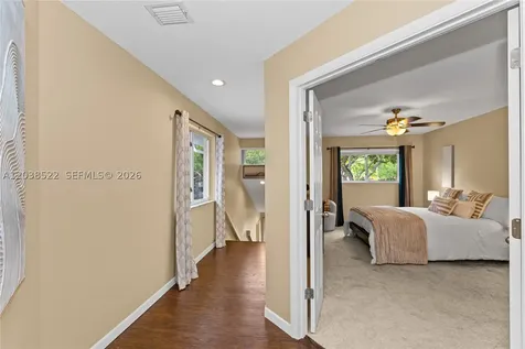 9237 NW 9th Place Plantation FL 33324