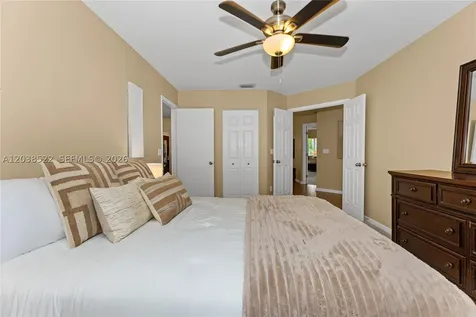 9237 NW 9th Place Plantation FL 33324