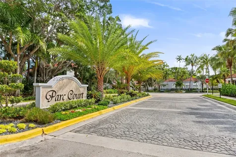 9237 NW 9th Place Plantation FL 33324