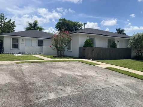 18765 SW 100th Avenue Cutler Bay FL 33157