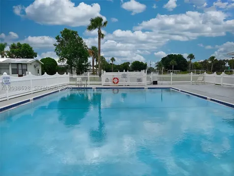 1601 Us Hwy 441 SE #156 Okeechobee FL 34974