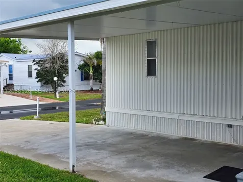 1601 Us Hwy 441 SE #156 Okeechobee FL 34974