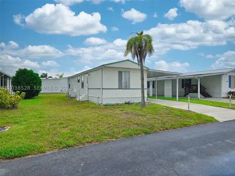 1601 Us Hwy 441 SE #156 Okeechobee FL 34974