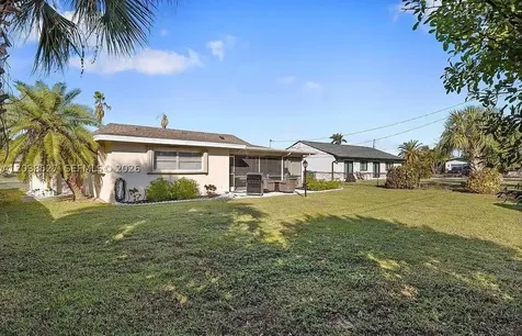 2623 SE 17 Avenue Cape Coral FL 33904