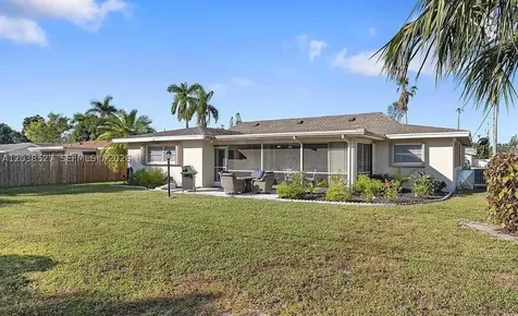 2623 SE 17 Avenue Cape Coral FL 33904