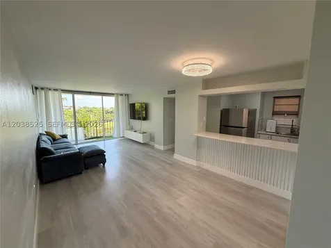 870 NW 87th Avenue Miami FL 33172
