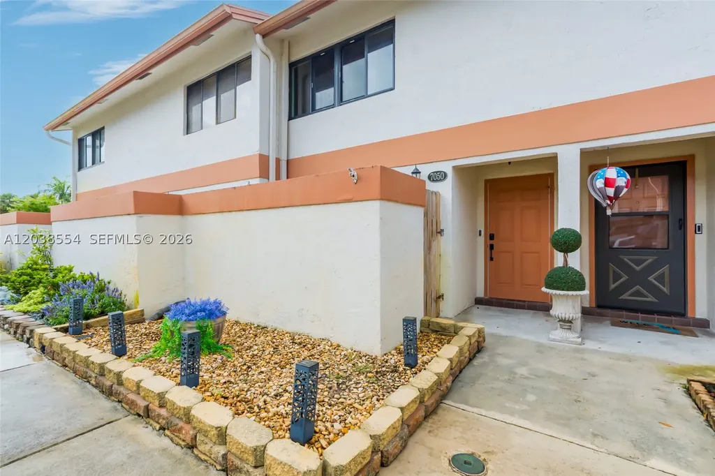 7050 SW 42nd Court Davie FL 33314