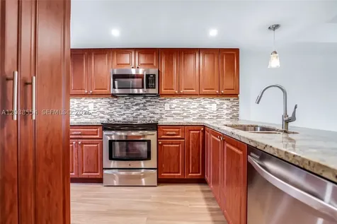 7050 SW 42nd Court Davie FL 33314