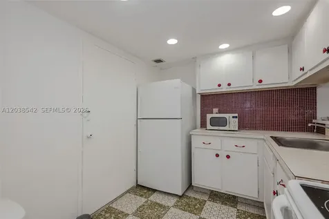 401 Ocean Drive Miami Beach FL 33139