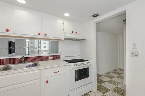 401 Ocean Drive Miami Beach FL 33139