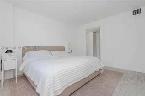 401 Ocean Drive Miami Beach FL 33139