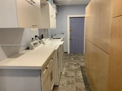 4718 Roosevelt Street Hollywood FL 33021