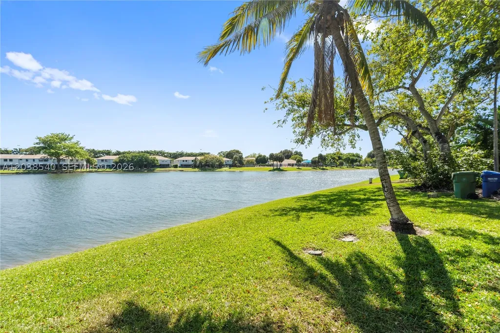 2540 W 67th Place Hialeah FL 33016