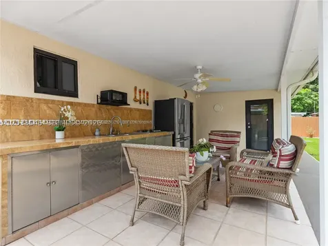 10532 NW 30th Avenue Miami FL 33147