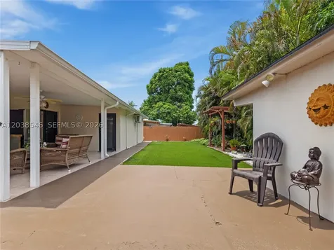 10532 NW 30th Avenue Miami FL 33147