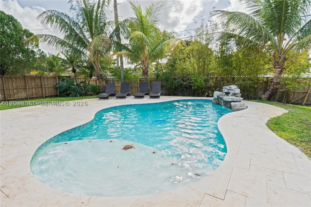 1304 N 40th Avenue Hollywood FL 33021