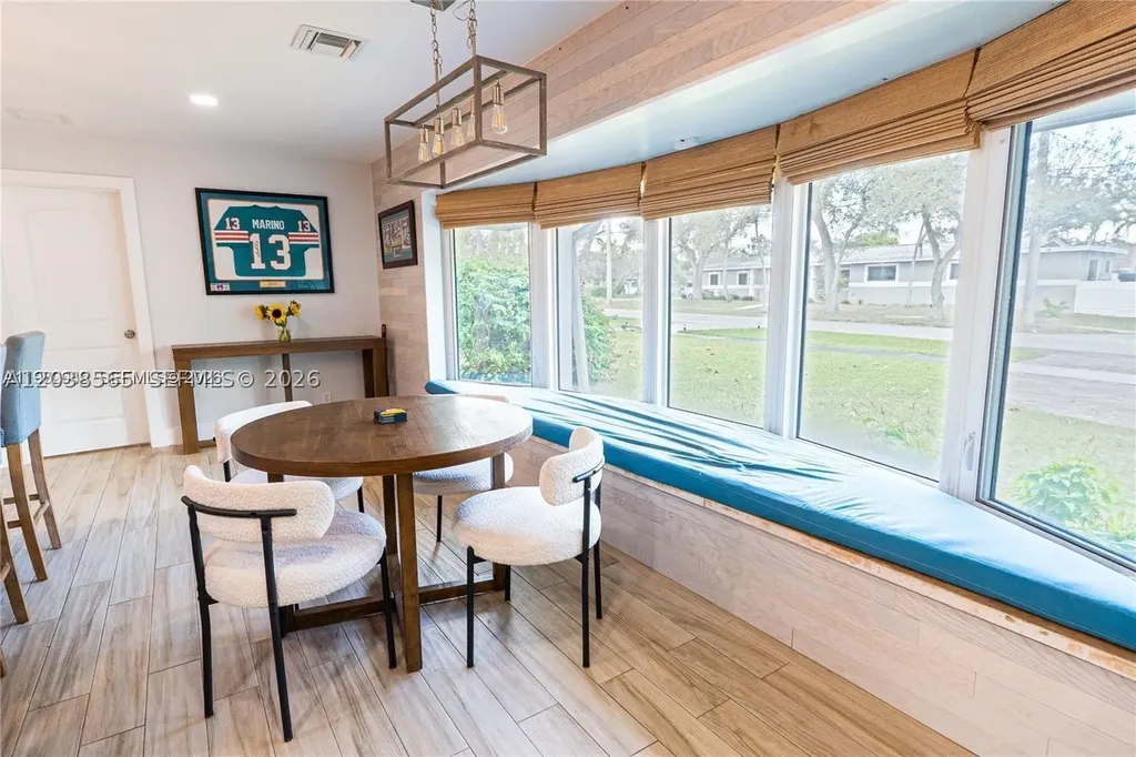 1304 N 40th Avenue Hollywood FL 33021