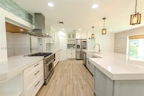 1304 N 40th Avenue Hollywood FL 33021
