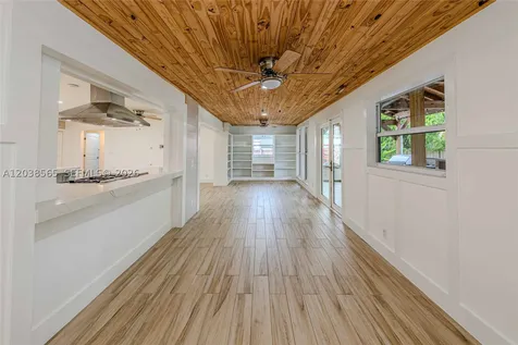 1304 N 40th Avenue Hollywood FL 33021