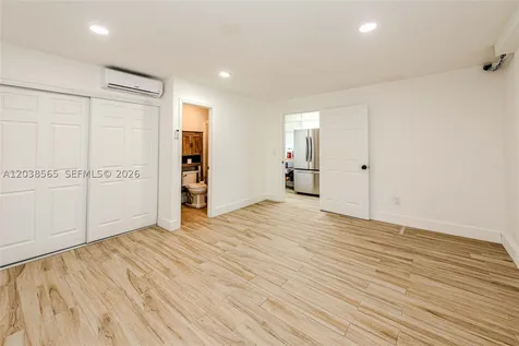 1304 N 40th Avenue Hollywood FL 33021