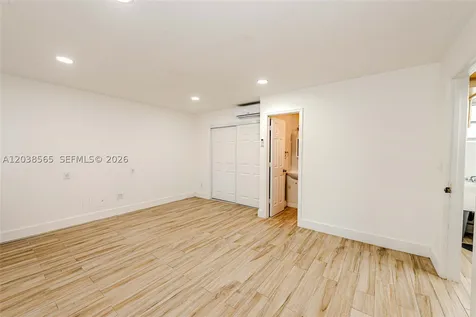 1304 N 40th Avenue Hollywood FL 33021