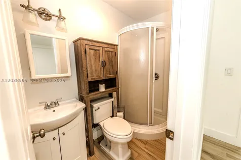 1304 N 40th Avenue Hollywood FL 33021