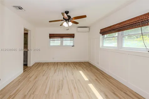 1304 N 40th Avenue Hollywood FL 33021