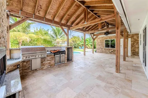 1304 N 40th Avenue Hollywood FL 33021