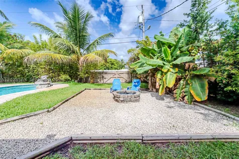 1304 N 40th Avenue Hollywood FL 33021