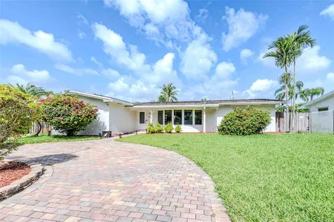 1304 N 40th Avenue Hollywood FL 33021