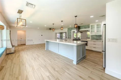 1304 N 40th Avenue Hollywood FL 33021