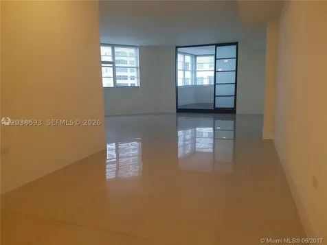 801 Brickell Bay Drive Miami FL 33131