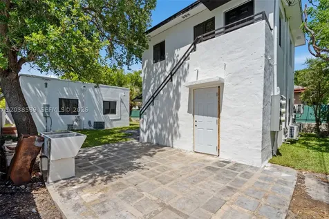 1824 NW 47th Street Miami FL 33142