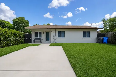 5637 SW 36th Court West Park FL 33023