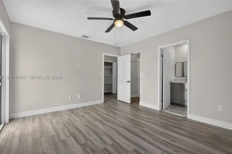 5637 SW 36th Court West Park FL 33023