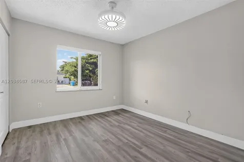 5637 SW 36th Court West Park FL 33023