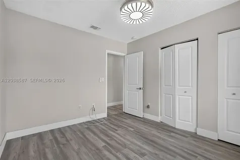 5637 SW 36th Court West Park FL 33023