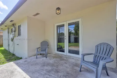 5637 SW 36th Court West Park FL 33023