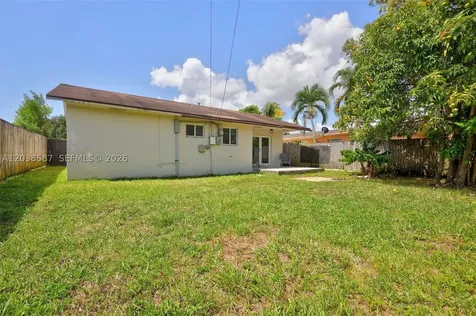 5637 SW 36th Court West Park FL 33023