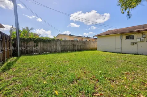 5637 SW 36th Court West Park FL 33023