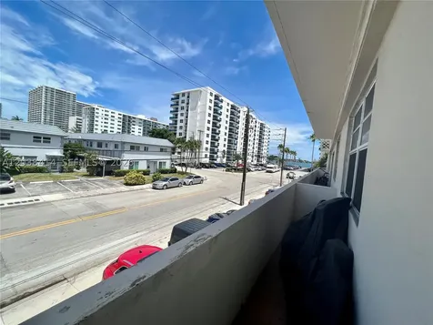 1880 S Treasure Drive North Bay Village FL 33141