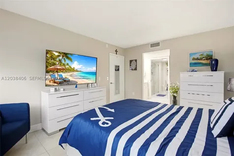 850 SW 138th Avenue Pembroke Pines FL 33027