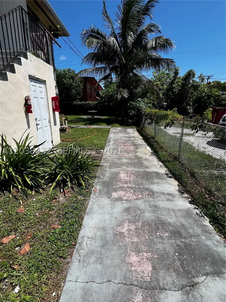 5926 Wiley Street Hollywood FL 33023