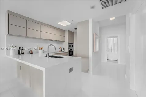 900 Biscayne Boulevard Miami FL 33132
