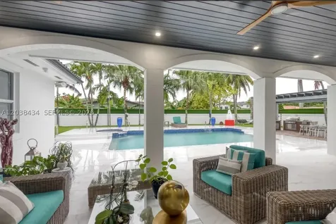 11390 SW 30th Street Miami FL 33165