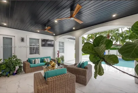 11390 SW 30th Street Miami FL 33165